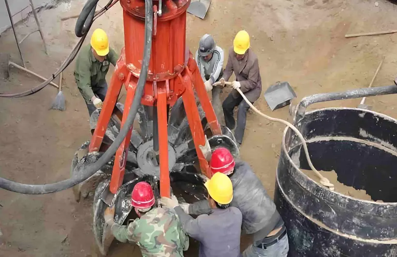 Center Swivel Grab Loader